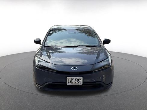 Used 2025 Toyota Prius LE image 4