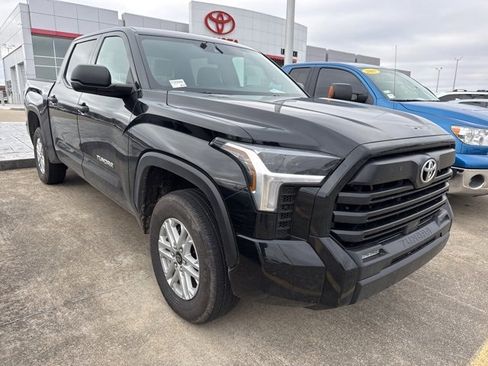 Used 2025 Toyota Tundra SR5 image 12