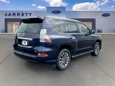 Used 2023 Lexus GX 460 Luxury w/ Accessory Package AWD/4WD image 7