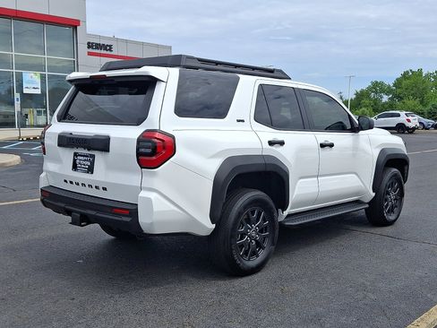 Used 2025 Toyota 4Runner SR5 AWD/4WD image 6
