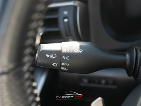 Used 2018 Lexus IS 300 AWD image 28