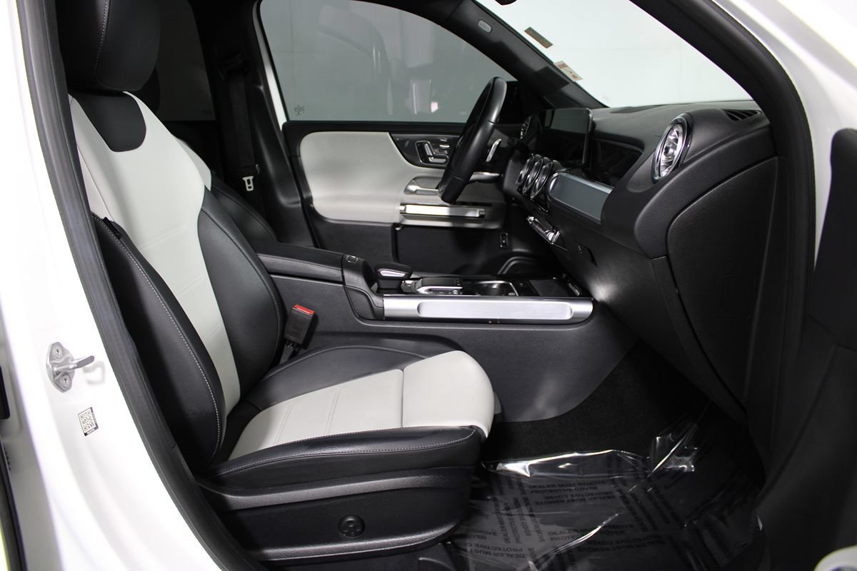 Used 2021 Mercedes-Benz GLB 250 image 23