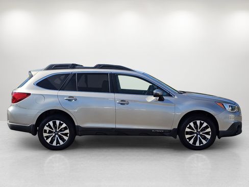 Used 2016 Subaru Outback 2.5i Limited AWD/4WD image 4