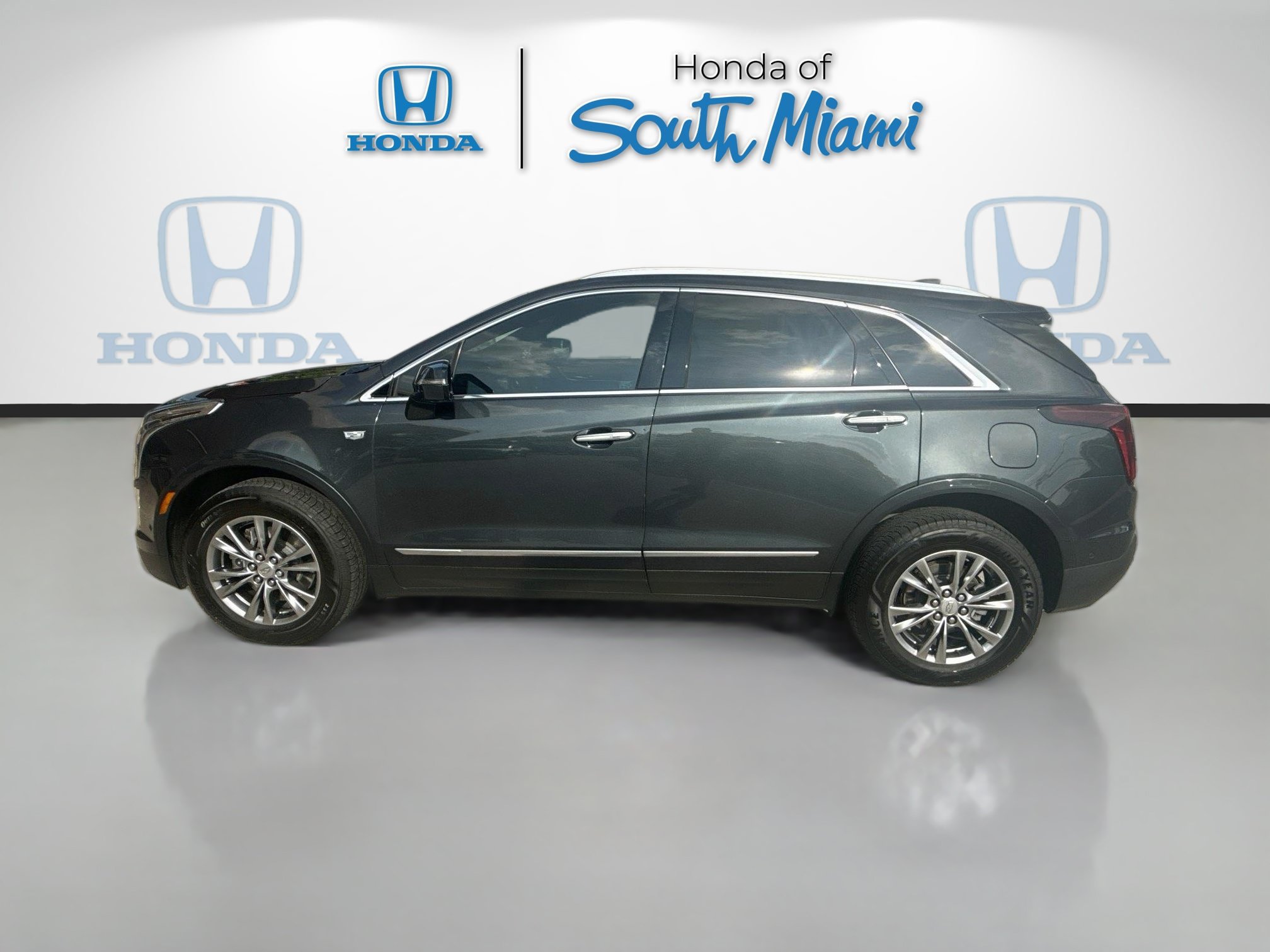 Used 2021 Cadillac XT5 Premium Luxury FWD image 4