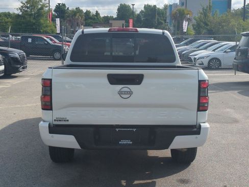 Certified 2025 Nissan Frontier SV RWD image 5