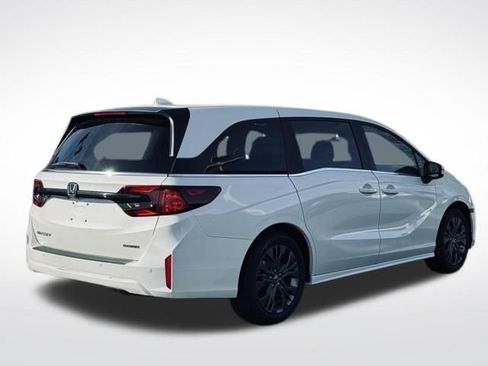 New 2026 Honda Odyssey Touring image 5