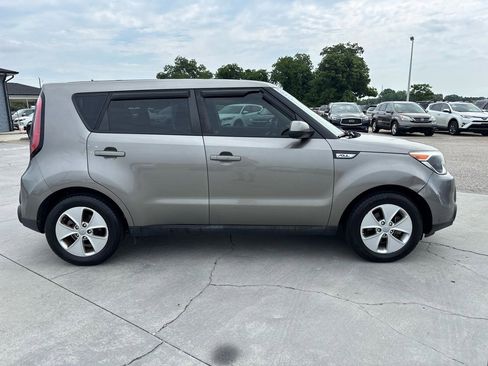 Used 2016 Kia Soul FWD image 3