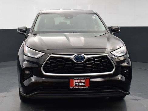 Used 2023 Toyota Highlander LE AWD/4WD image 7