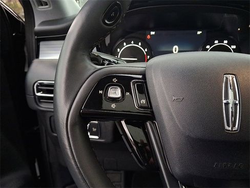 Used 2022 Lincoln Corsair AWD w/ Premium Package image 23