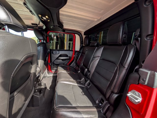Used 2020 Jeep Gladiator Overland AWD/4WD image 12