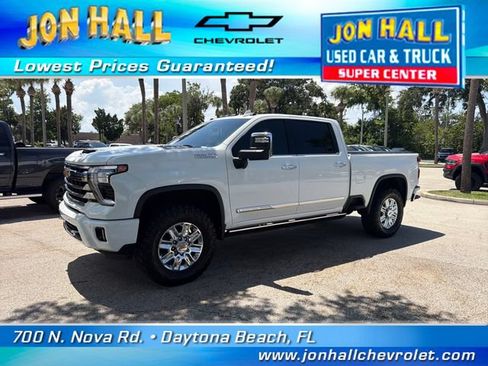Used 2024 Chevrolet Silverado 2500 High Country w/ High Country Premium Package AWD/4WD image 2