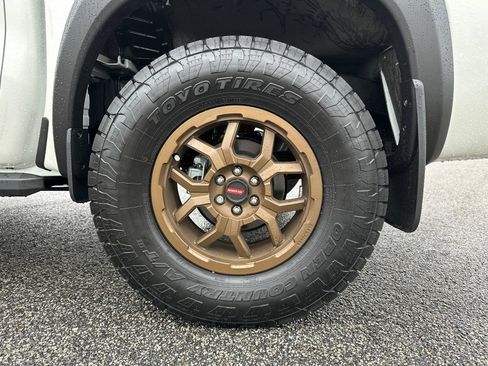 New 2025 Nissan Frontier PRO-4X AWD/4WD image 18