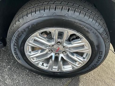 Certified 2023 GMC Yukon SLT w/ SLT Luxury Package image 38