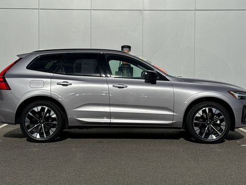 Certified 2026 Volvo XC60 B5 Plus w/ Climate Package PRO AWD/4WD image 6