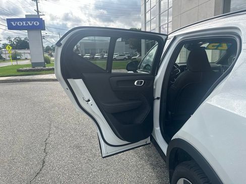 Used 2025 Volvo XC40 B5 Plus AWD/4WD image 12