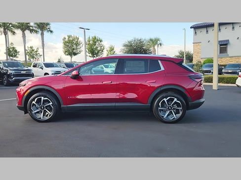 New 2026 Chevrolet Equinox EV LT image 17