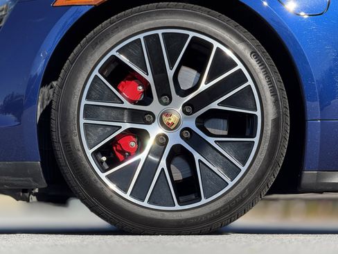 Used 2020 Porsche Taycan 4S image 17