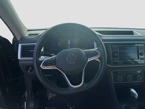 Certified 2022 Volkswagen Atlas SE image 10