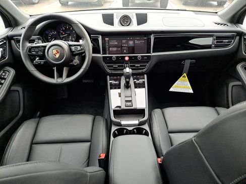 Certified 2026 Porsche Macan AWD/4WD image 16
