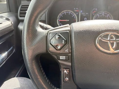 Used 2021 Toyota 4Runner Venture w/ Moonroof Package AWD/4WD image 12