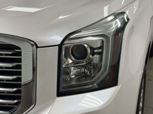 Used 2018 GMC Yukon Denali w/ Enhanced Security Package AWD/4WD image 9