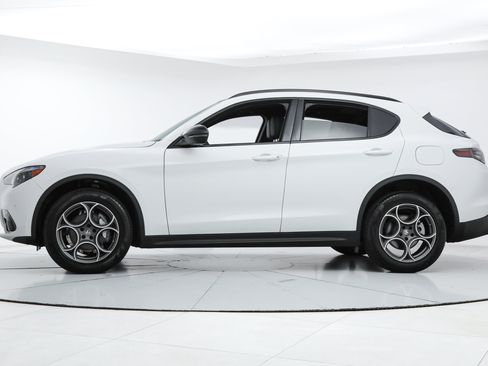 New 2025 Alfa Romeo Stelvio Sprint w/ Convenience Package AWD/4WD image 2