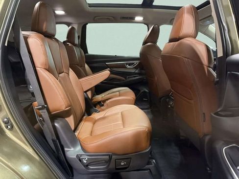 Used 2025 Subaru Ascent Touring AWD/4WD image 31