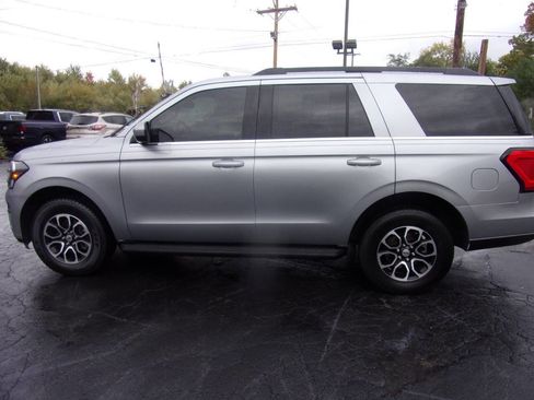 Used 2024 Ford Expedition XLT image 8