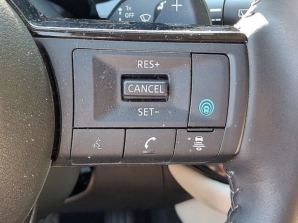 Used 2025 Nissan Pathfinder SL w/ SL Premium Package AWD/4WD image 23