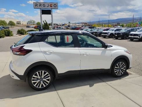 Used 2023 Nissan Kicks SV FWD image 4