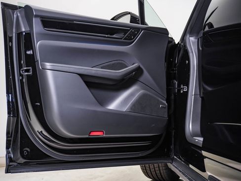 New 2025 Porsche Macan 4S Electric image 25