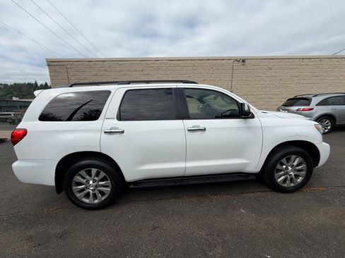 Used 2011 Toyota Sequoia Limited AWD/4WD image 4
