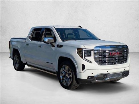 Used 2023 GMC Sierra 1500 Denali w/ Denali Reserve Package AWD/4WD image 3