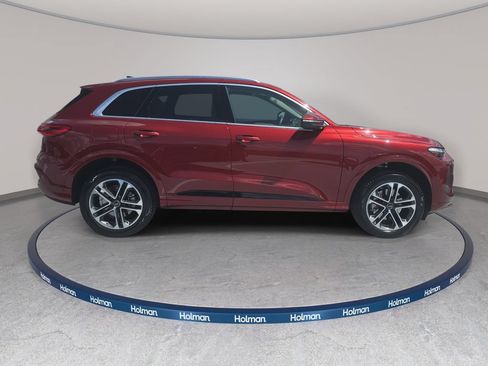Used 2025 Audi Q5 Premium Plus w/ Premium Plus AWD/4WD image 5