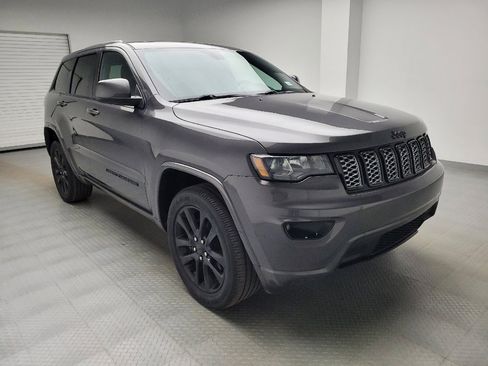 Used 2021 Jeep Grand Cherokee Laredo X image 13