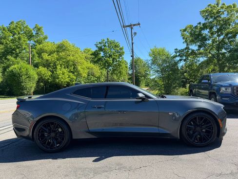 Used 2018 Chevrolet Camaro SS RWD image 7