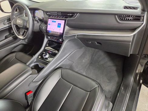 Used 2024 Jeep Grand Cherokee Limited w/ Luxury Tech Group II RWD image 23