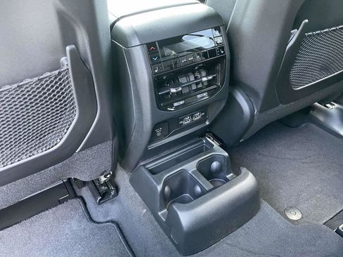 New 2025 Jeep Grand Cherokee L Limited image 30