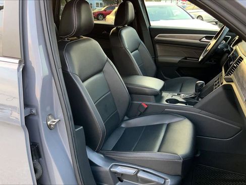 Used 2021 Volkswagen Atlas Cross Sport SE image 10
