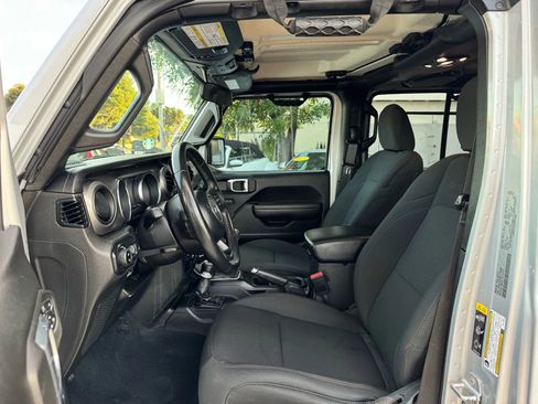 Used 2022 Jeep Gladiator Sport image 24