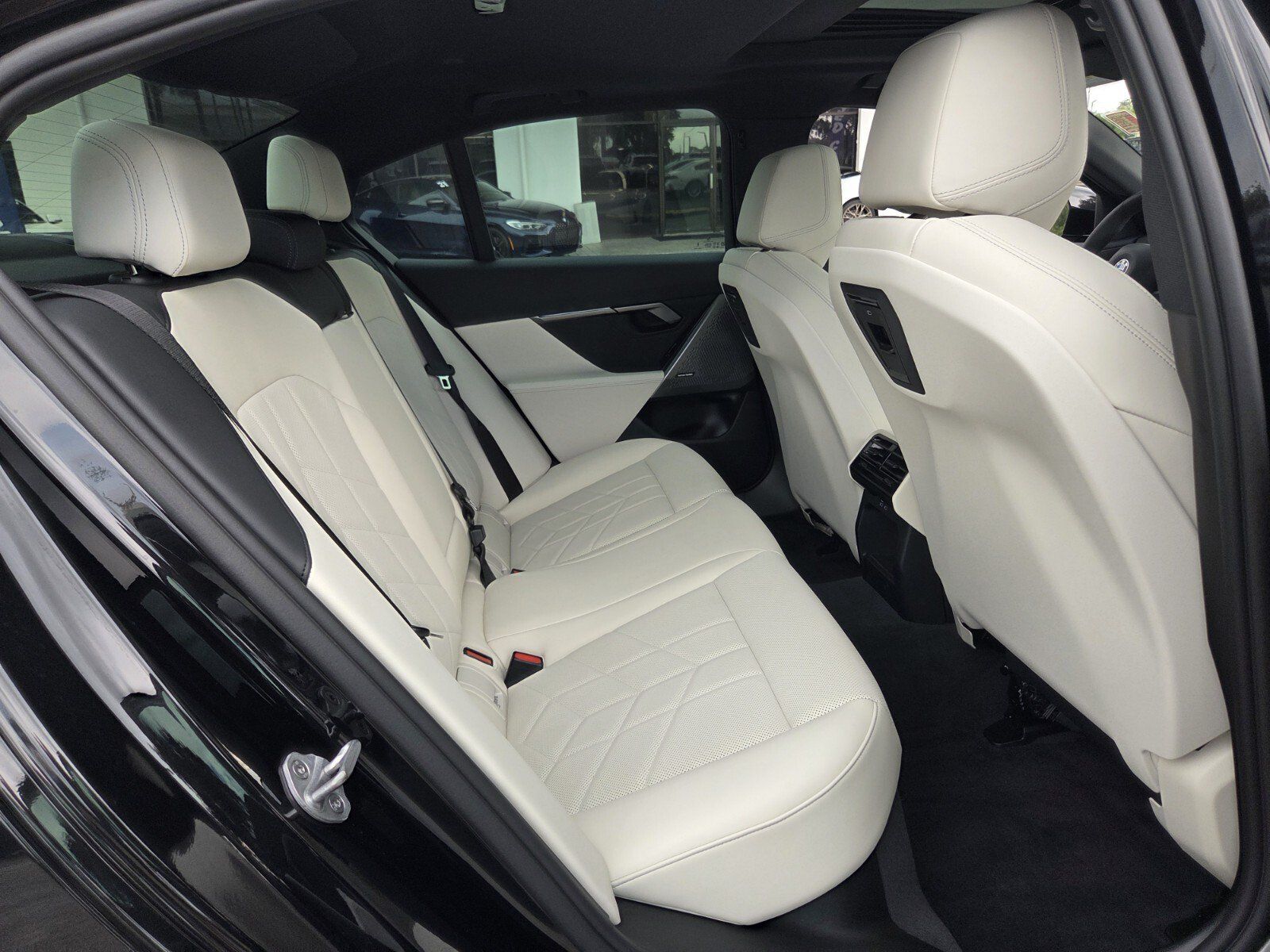 Used 2026 BMW 530i w/ M Sport Package RWD image 16