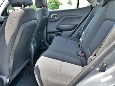 Used 2025 Hyundai Venue SE FWD image 17