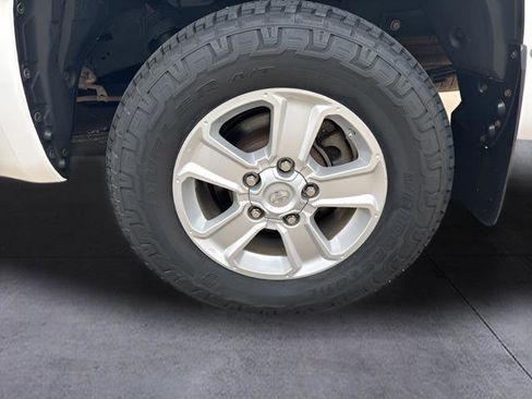 Used 2020 Toyota Tundra SR5 w/ SR5 Upgrade Package AWD/4WD image 10