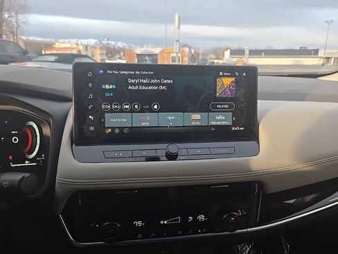 Used 2025 Nissan Rogue SL image 22