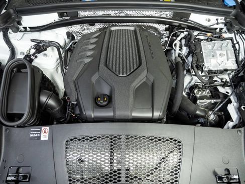 New 2026 Porsche Macan AWD/4WD image 35