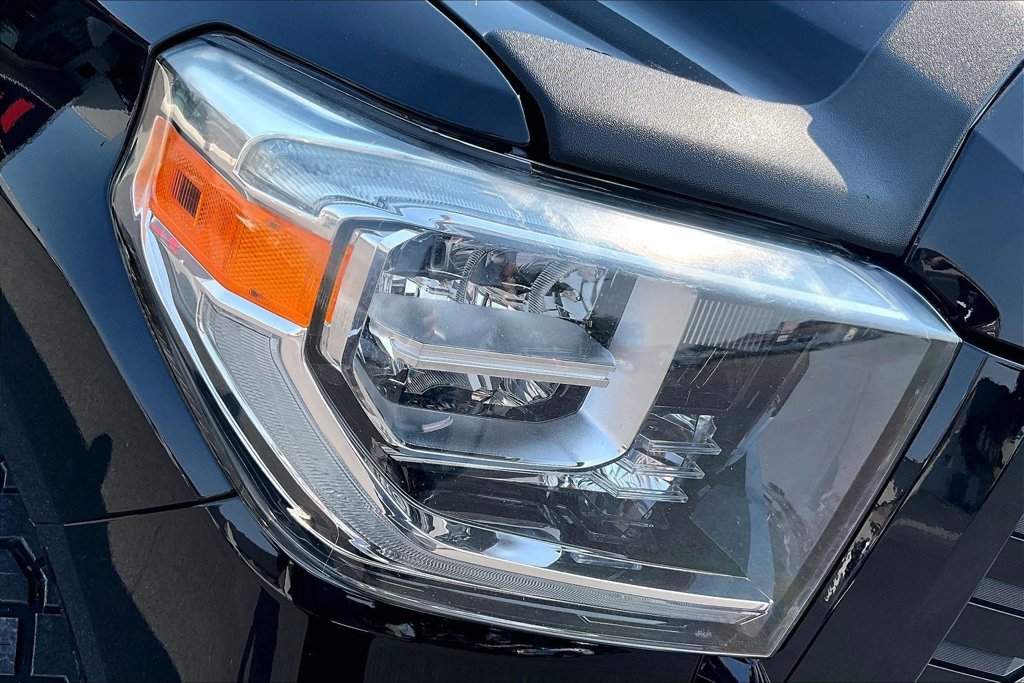 Used 2018 Toyota Tundra Limited w/ Limited Premium Package AWD/4WD image 30