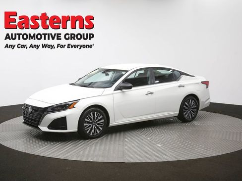 Used 2025 Nissan Altima 2.5 SV FWD image 56