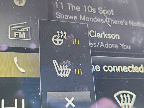 Used 2018 Volvo XC90 T6 Momentum w/ Convenience Package image 24