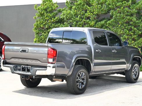 Used 2021 Toyota Tacoma SR5 RWD image 4
