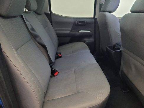 Used 2016 Toyota Tacoma SR5 w/ SR5 Appearance Package (SN) image 19